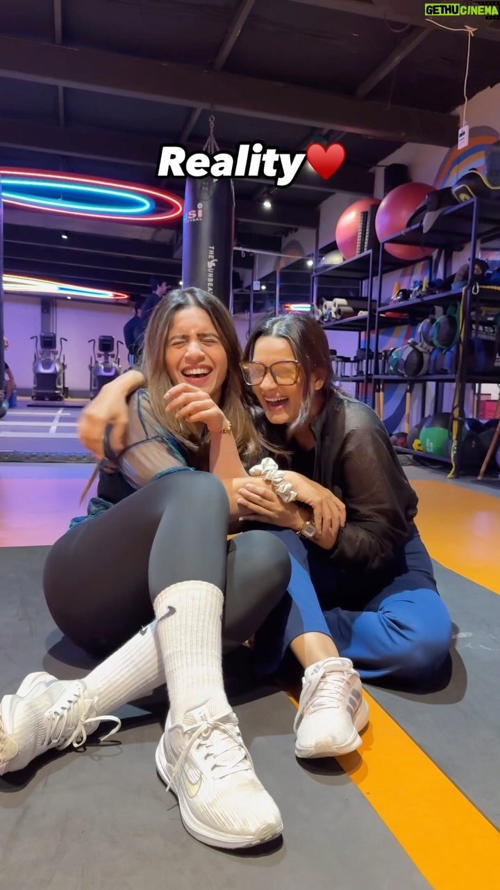 Bhagyashree Sonvane - 17.6K Likes - Husband v/s bestfriend😂 
Tag your bestfriend… @manali_nirulkar @sunnyfit_india 

#reelitfeelit #bestfriend #husband #expections #reality #relatable #virałreels #foryoupage #explorepage✨ #comedy #love #reelsi̇nstagram #reel #viral #trendingreels