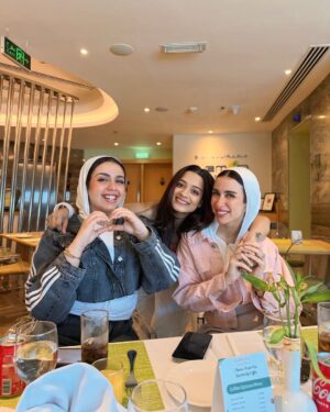 Bhagyashree Sonvane Instagram - Hey cuties ♥️🌸
@mayaabdelhamid_ @aliaabdelhamid_
#abudhabi #love #travel #foryoypage #photooftheday