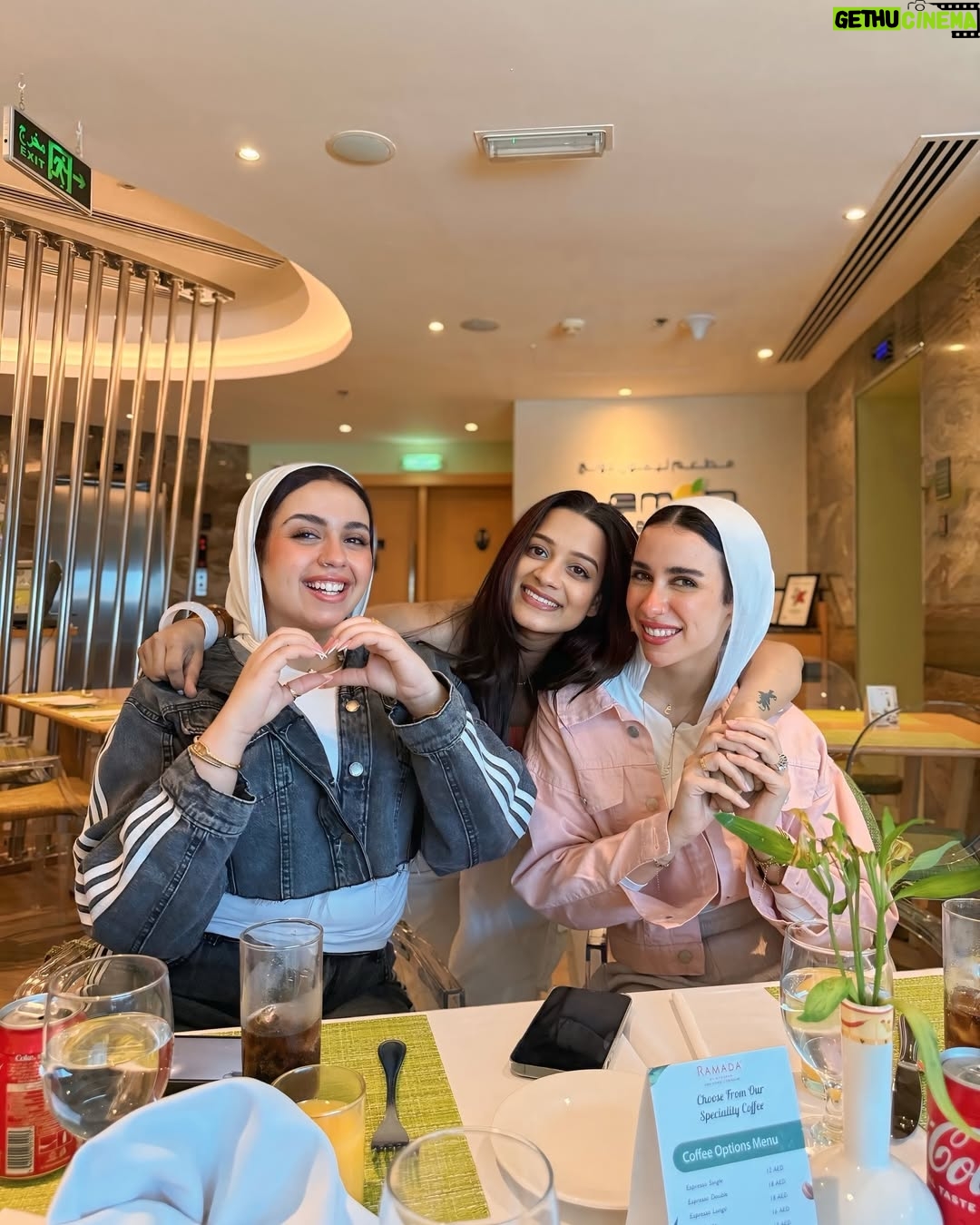 Bhagyashree Sonvane - 3 Likes - Hey cuties ♥️🌸 
@mayaabdelhamid_  @aliaabdelhamid_ 

#abudhabi #love #travel #foryoypage #photooftheday