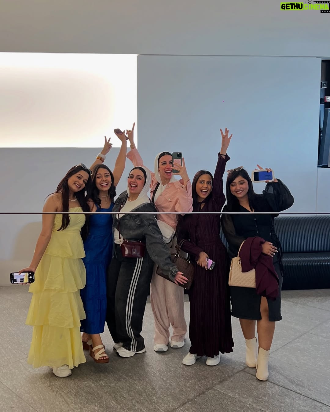Bhagyashree Sonvane - 3 Likes - Hey cuties ♥️🌸 
@mayaabdelhamid_  @aliaabdelhamid_ 

#abudhabi #love #travel #foryoypage #photooftheday