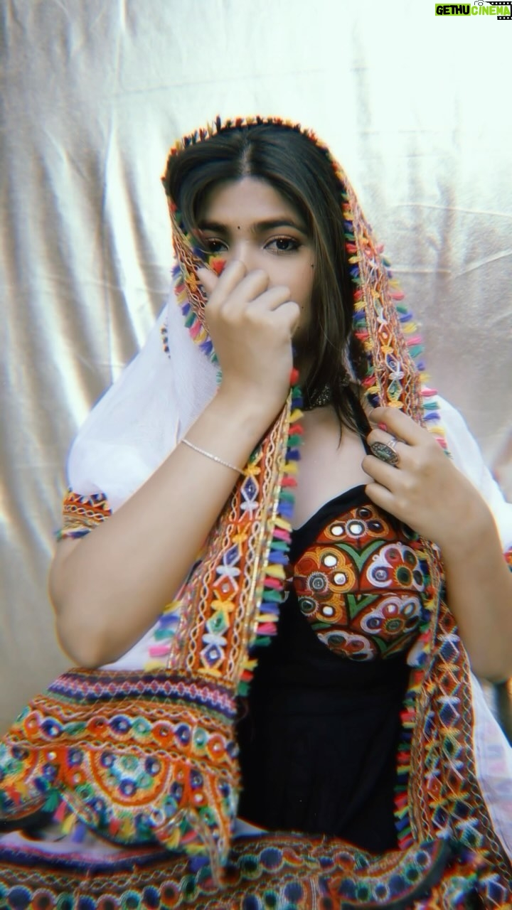 Bhakti Rawal - 100K Likes - Jaanam Pyar Tumse hai🌹♥️
.
Kutchi Gown :- @studioanaykaa 
.
#bhaktisquad #sadqay