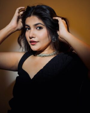 Bhakti Rawal Instagram - Lady In Black🖤
.
#bhaktisquad
