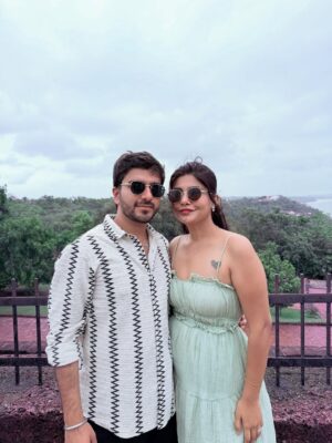 Bhakti Rawal Instagram - Hello jii @tejrughani
.
(Goa,travel,couple,anjunafort)