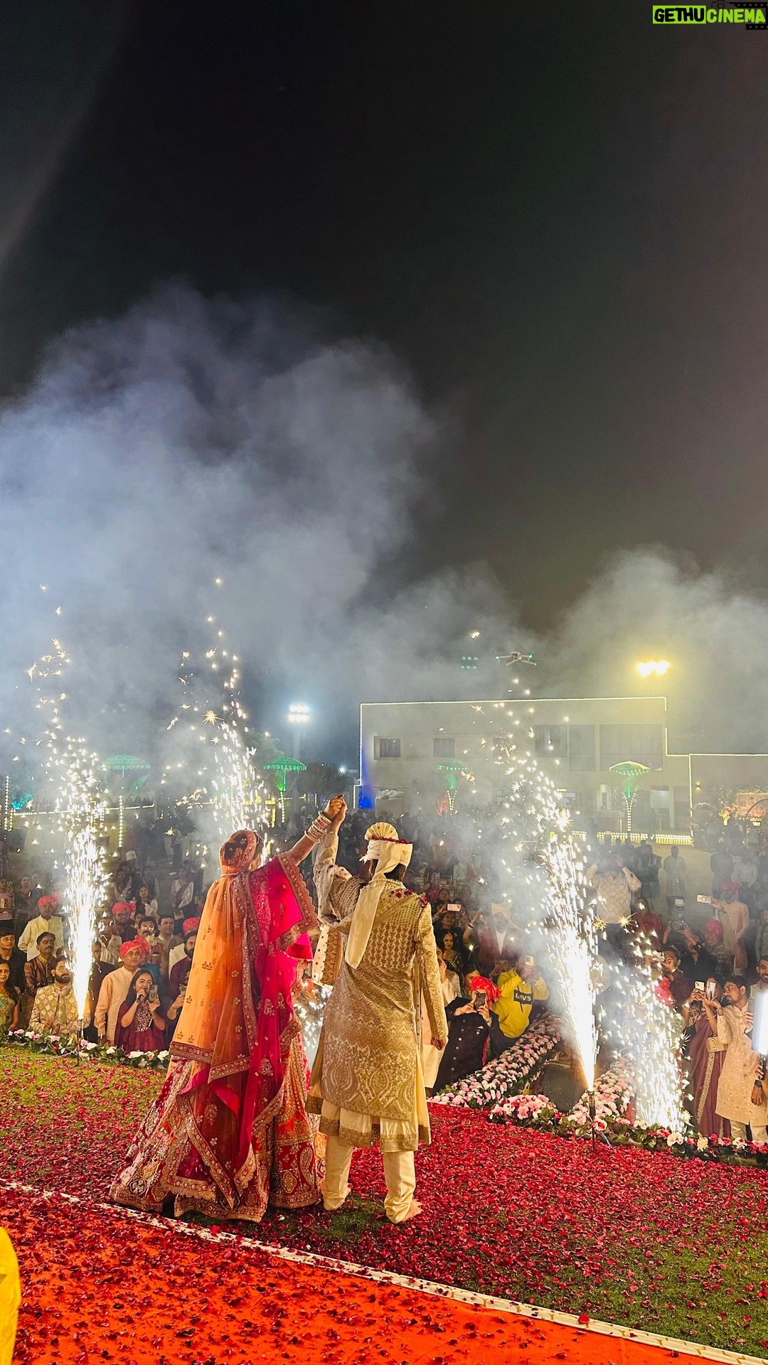 Bhakti Rawal - 18.2K Likes - Har din valentines day bangaya h ab🙈❤️🥹🧿✨🥰
.
#bhaktisquad #tejakti #bhaktiandtejtietheknot #wedding #lovemarriage