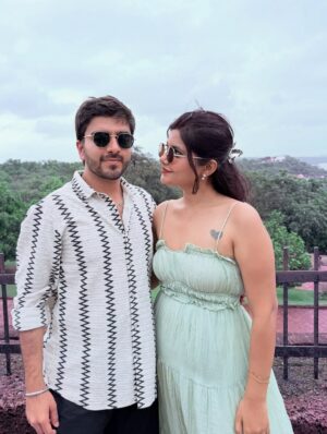 Bhakti Rawal Instagram - Hello jii @tejrughani
.
(Goa,travel,couple,anjunafort)
