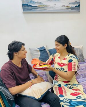 Bhakti Rawal Instagram - ભાઈલો મારો લાડક વાયો દેવ નો દીધેલ છે 🤴🏻❤️🧿
.
Customised rakhi from :- @anscollection7
.
#bhaktisquad #rakshabandhan