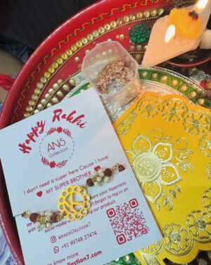 Bhakti Rawal Instagram - ભાઈલો મારો લાડક વાયો દેવ નો દીધેલ છે 🤴🏻❤️🧿
.
Customised rakhi from :- @anscollection7
.
#bhaktisquad #rakshabandhan