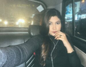 Bhakti Rawal Instagram - How rare are selfies nowadays 🤭💣❤️
.
#bhaktisquad #selfie