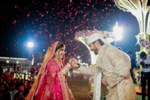 Bhakti Rawal Instagram - Ladies and gentlemen meet Mr & Mrs Rughani🧿🥹❤️
26.12.24♥️
#bhaktisquad #tejakti #wedding
.
{ indianwedding,Wedding,varmala,phera,couple,love}