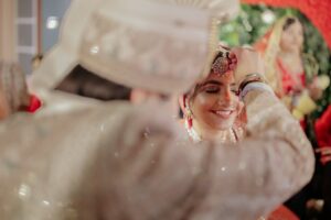Bhakti Rawal Instagram - Ladies and gentlemen meet Mr & Mrs Rughani🧿🥹❤️
26.12.24♥️
#bhaktisquad #tejakti #wedding
.
{ indianwedding,Wedding,varmala,phera,couple,love}