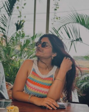 Bhakti Rawal Instagram - Romanticising Life🌻♥️
.
#bhaktisquad #pictureoftheday