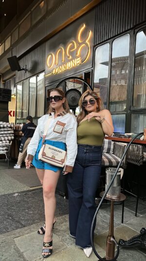 Bhavna Mayani Instagram - We always decide to go somewhere and endup to go somewhere else 🤪🤪🤪🤪
#friendship #friendshipgoals