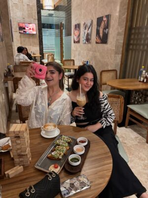 Bhavna Mayani Instagram - high on caffeine w @maanyaagupta āļøā„ļø
.
.
.
.
#coffeedate #coffee #aestheticpost #post #feed #girlies