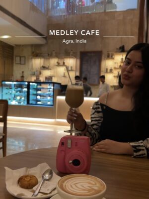 Bhavna Mayani Instagram - high on caffeine w @maanyaagupta āļøā„ļø
.
.
.
.
#coffeedate #coffee #aestheticpost #post #feed #girlies