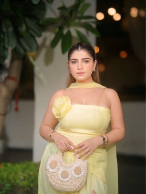 Bhavna Mayani Instagram - š¼š„ when the dress fitsā¦
Wearing @insigniaifc š
