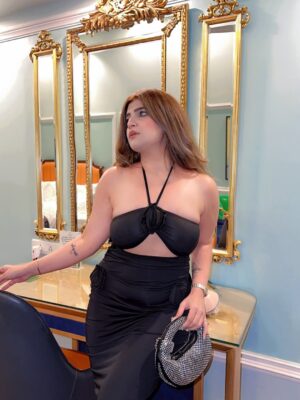 Bhavna Mayani Instagram - Beachside but make it chic š¤šļø
Outfit @zara