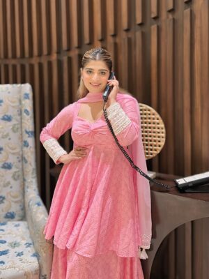 Bhavna Mayani Instagram - Pretty in pink š
Wearing @manashvi870 š