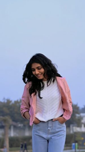 Bhoomi Sharma Instagram - Let her go 🤗
