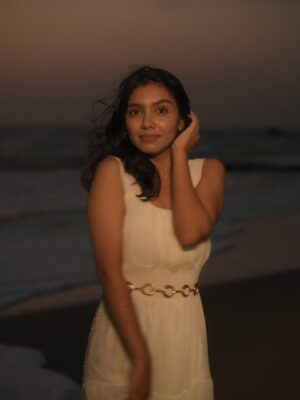 Bhoomi Sharma Instagram - White dress, wild waves, warm light.🥀

📸 @i.ameerharris_