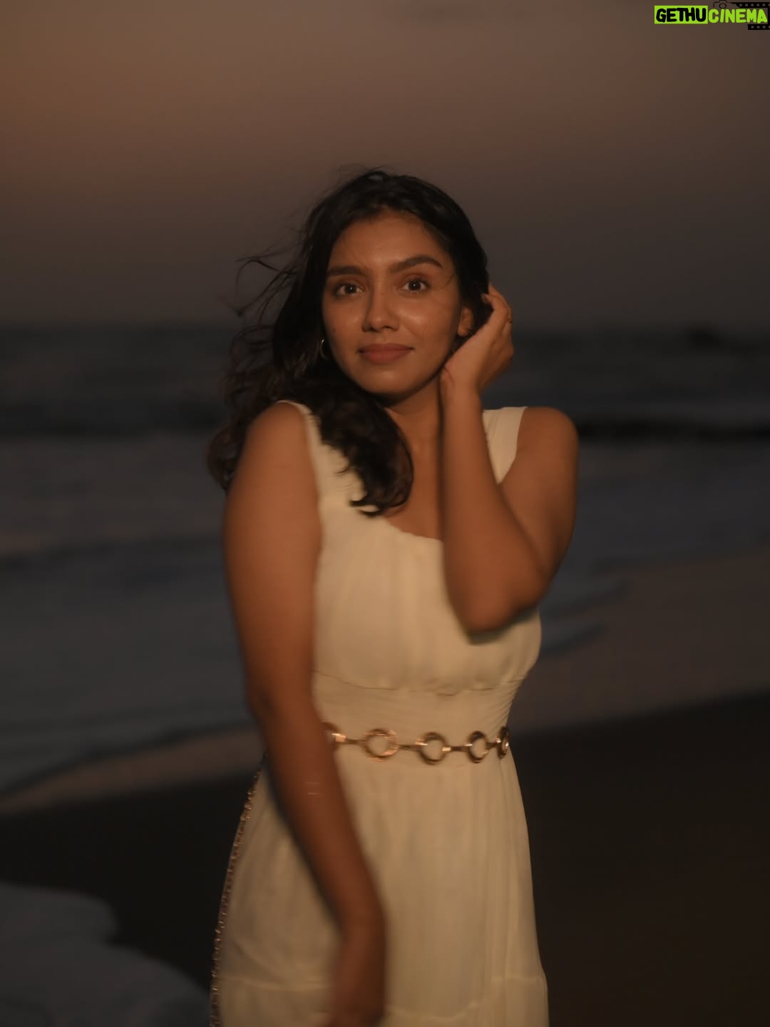 Bhoomi Sharma - 95.1K Likes - White dress, wild waves, warm light.🥀

📸 @i.ameerharris_