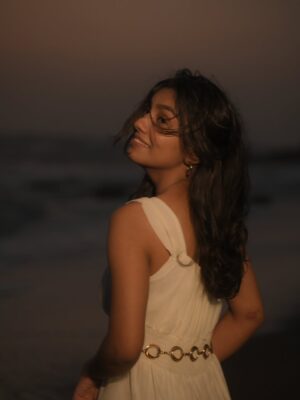 Bhoomi Sharma Instagram - White dress, wild waves, warm light.🥀

📸 @i.ameerharris_