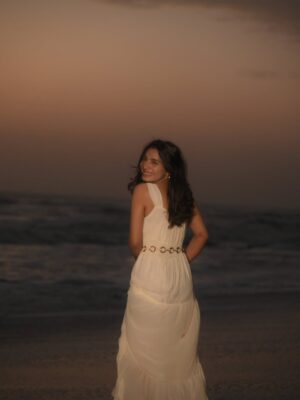 Bhoomi Sharma Instagram - White dress, wild waves, warm light.🥀

📸 @i.ameerharris_
