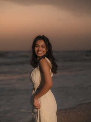 Bhoomi Sharma Instagram - White dress, wild waves, warm light.🥀

📸 @i.ameerharris_