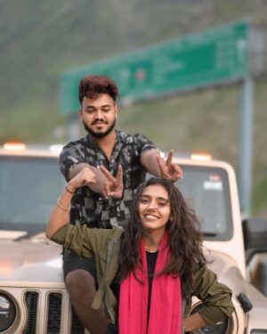 Bhoomi Sharma Instagram - Shaam Gulabi🤍