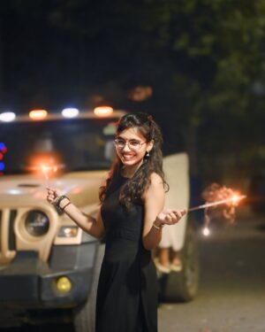 Bhoomi Sharma Instagram - Diwali and Pataka 😌🤍
