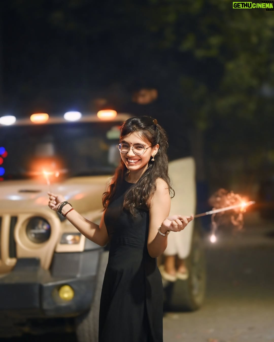Bhoomi Sharma - 85.1K Likes - Diwali and Pataka 😌🤍
