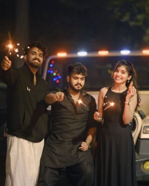 Bhoomi Sharma Instagram - Diwali and Pataka 😌🤍