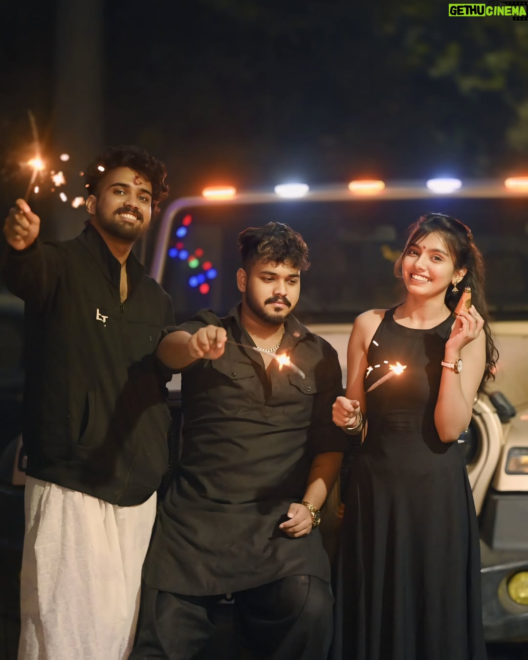 Bhoomi Sharma - 85.1K Likes - Diwali and Pataka 😌🤍