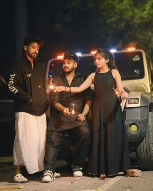 Bhoomi Sharma Instagram - Diwali and Pataka 😌🤍