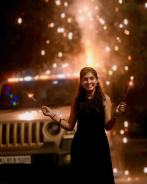 Bhoomi Sharma Instagram - Diwali and Pataka 😌🤍