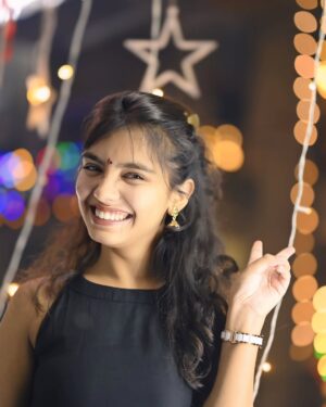 Bhoomi Sharma Instagram - Diwali and Pataka 😌🤍