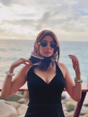 Bhumicka Singh Instagram - Wears a scarf - manifests Paris 💥
#travel #travelling #ootdinspo #outfits #outfitday #outfitlove #thailand #thailand_ig #thailandia #thailand_allshots #explorethailand #travelphotography #phuket #phuketthailand🇹🇭 #picoftoday #photogram