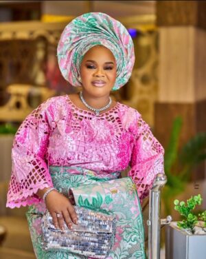 Bimbo Oshin Instagram - Happiest birthday to a woman of substance
You will never relegate in the market of relevance ma 🙏 @bimbooshin 🎂