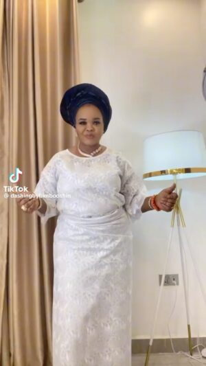 Bimbo Oshin Instagram - Happy blessed birthday Omoiya mi, ore mi Agbeke @bimbooshin … my elegant, loving, adorable, compassionate. And she is also my gist partner and confidant. I celebrate you today my dearest friend for your genuinely. May almighty Allah grant you more graceful years in shaa Allah 🙏