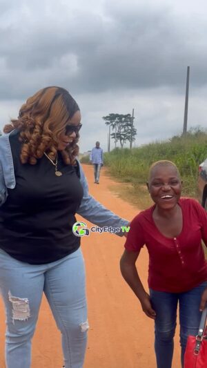 Bimbo Oshin Instagram - ARRIVAL OF ACTRESS BIMBO OSHIN AT JAIYE KUTI ESTATE UNVEILING.
Terrahive Properties Limited has officially unveiled TerraVilla Estate in Mowe, Ogun State, marking a significant milestone in the company’s vision to redefine modern living. The grand unveiling, held on Monday, 8th September, brought together stakeholders, guests, and industry leaders to witness the birth of a residential community strategically located just 20 minutes from the airport. With TerraVilla Estate, Terrahive reinforces its commitment to creating sustainable and accessible housing that blends comfort, convenience, and innovation.
@jayeola_monje @terrahive_properties @bimbooshin
#cityedgetv247 #cityedgetv