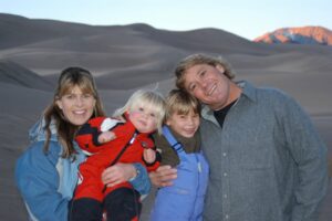 Actress Bindi Irwin HD Photos and Wallpapers July 2025