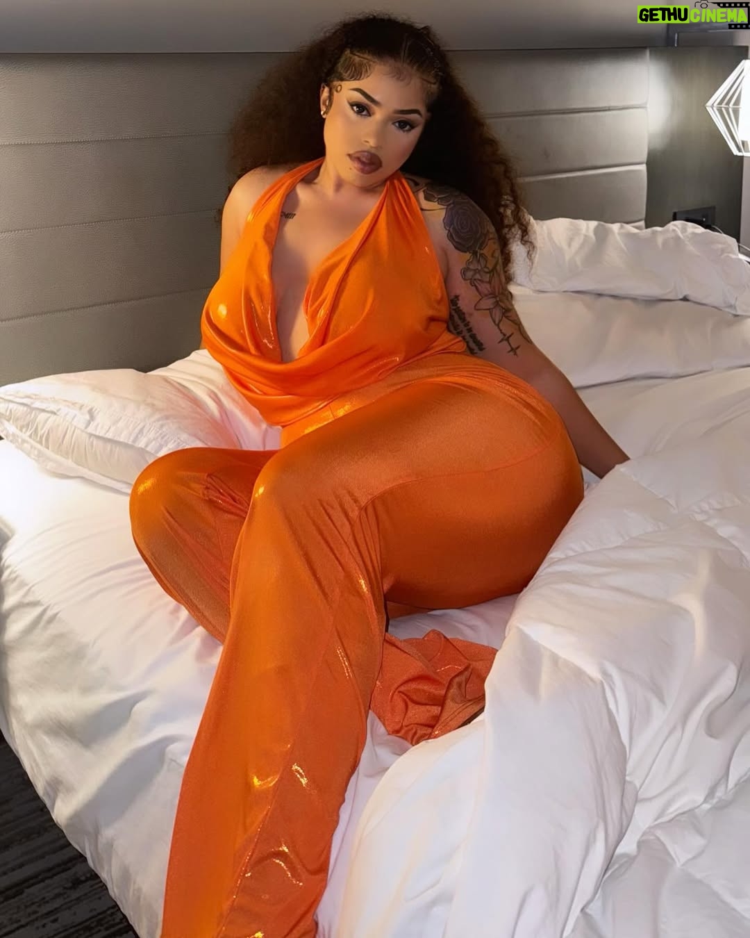 Blanche Bailly - 11.4K Likes - 🧡🧡🧡