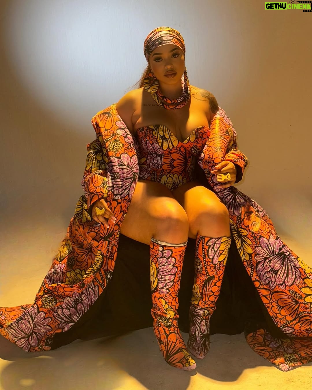 Blanche Bailly - 13.6K Likes - Bon début de mois ma MimbaGang❤️

N’oubliez pas de partager SUPERWOMAN 😬
Lien dans ma bio ☝️