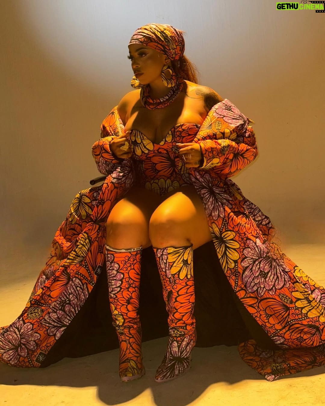 Blanche Bailly - 13.6K Likes - Bon début de mois ma MimbaGang❤️

N’oubliez pas de partager SUPERWOMAN 😬
Lien dans ma bio ☝️
