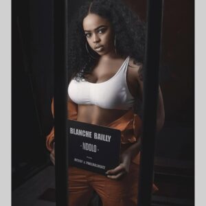 Blanche Bailly Instagram - Je suis une personne qui pense ne jamais assez faire mais aujourd’hui , j’aimerais célébrer Blanche Bailly pour tout le travail que tu as abattu despuis 8ans en tant qu’artiste INDÉPENDANTE.

Tu est une SUPERWOMAN 💪

Quelle est la chanson qui vous a le plus marqué?