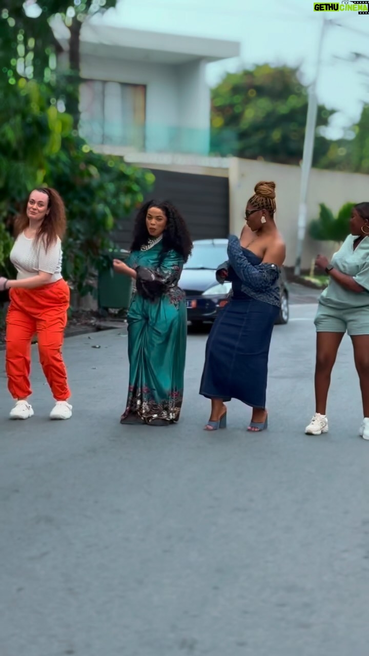 Blanche Bailly - 14.6K Likes - DES SUPERWOMANs au-delà de la race, taille et couleur 💪

Le clip intégrale est déjà sur YouTube 👆