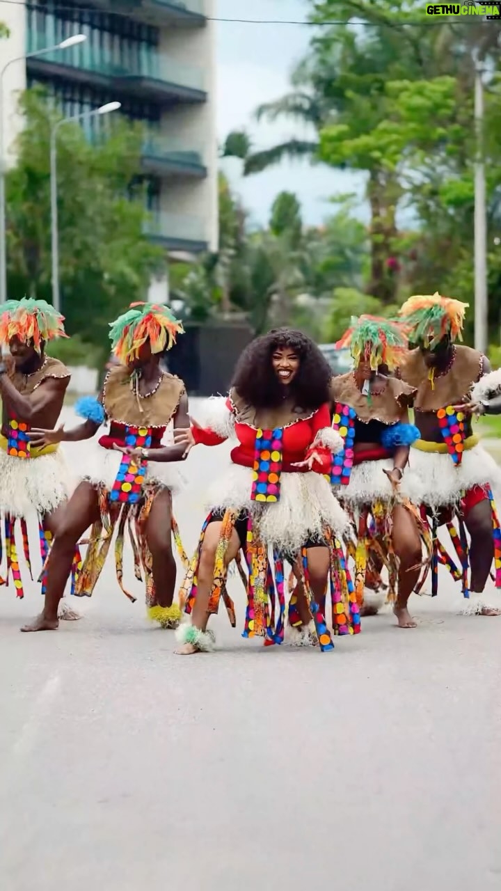 Blanche Bailly - 14.3K Likes - LEVONS NOUS et CÉLÉBRONS NOTRE CULTURE 🇨🇲 #BlancheBailly x Lady Ponce ÇA ARRIVE FORT 💪