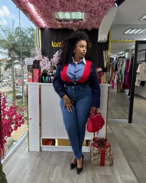 Blanche Bailly Instagram - Bon début de mois ma MimbaGang💋

Where you shopping this month if not @lamimbayanceboutique🛍️?☺️