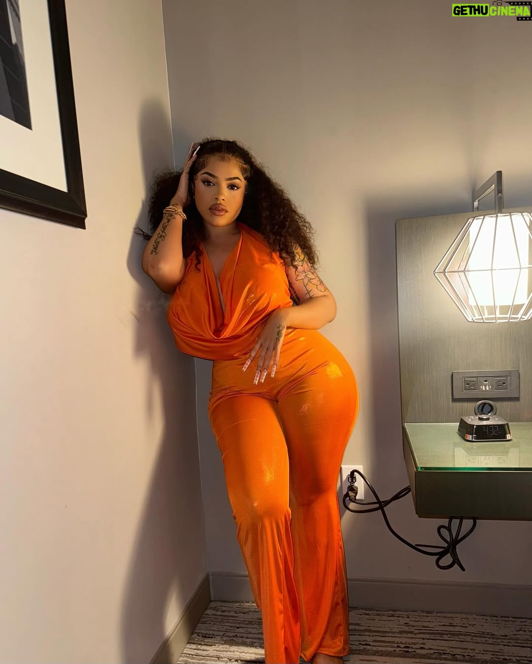 Blanche Bailly - 11.4K Likes - 🧡🧡🧡