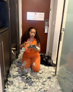 Blanche Bailly Instagram - 🧡🧡🧡