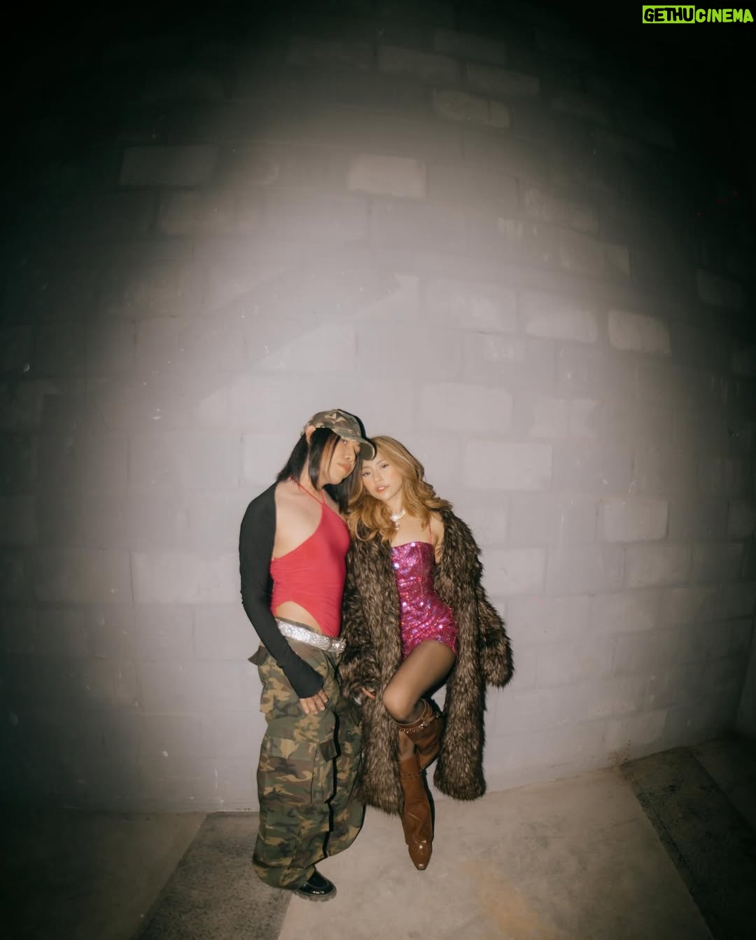Bobby Soxer - 7.9K Likes - Meanwhile, at the backstage 🎤📸